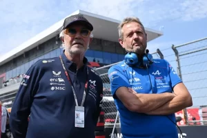 Flavio Briatore junto a Steve Nielsen, director director deportivo de Alpine.
