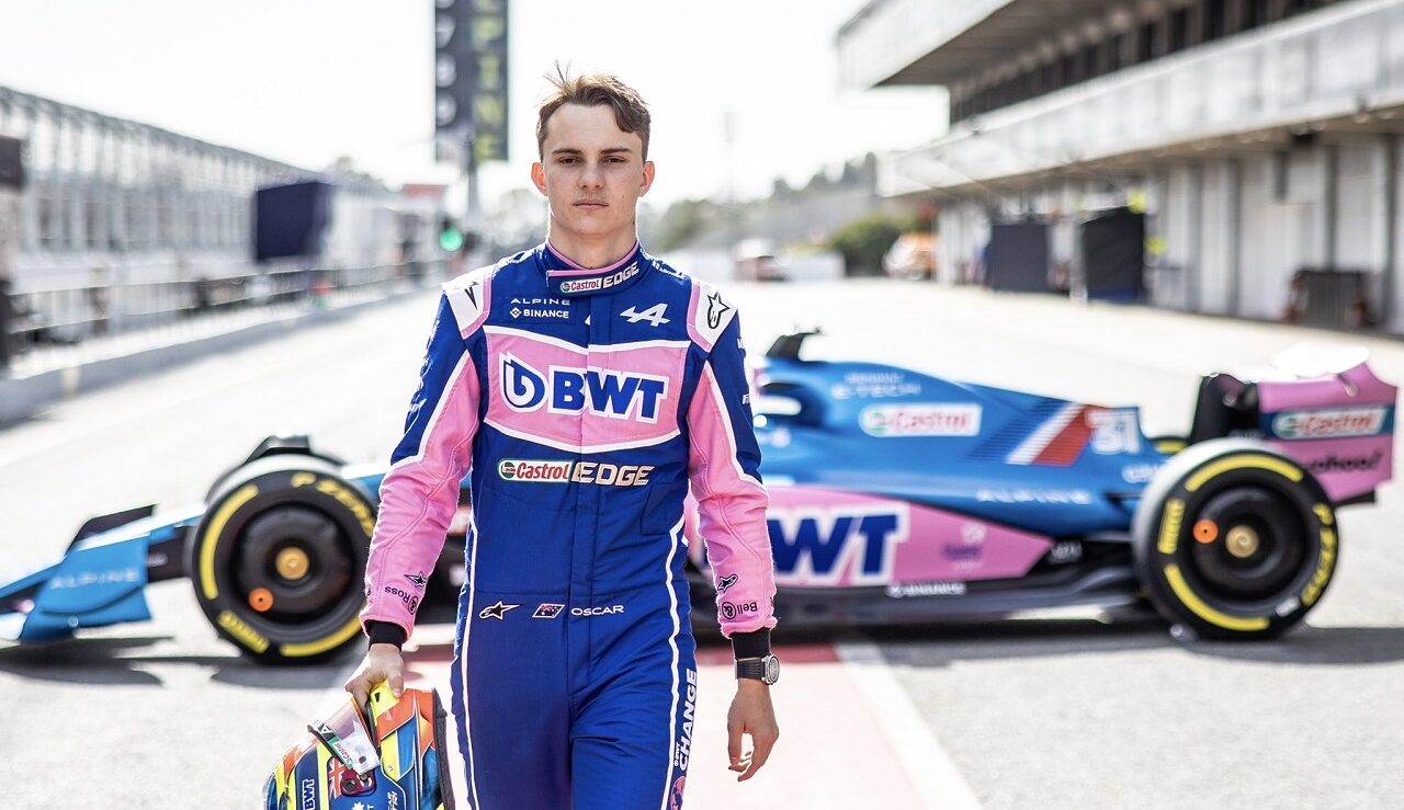 Oscar Piastri, campeón de F2 FIA, podría debutar en F1 con McLaren