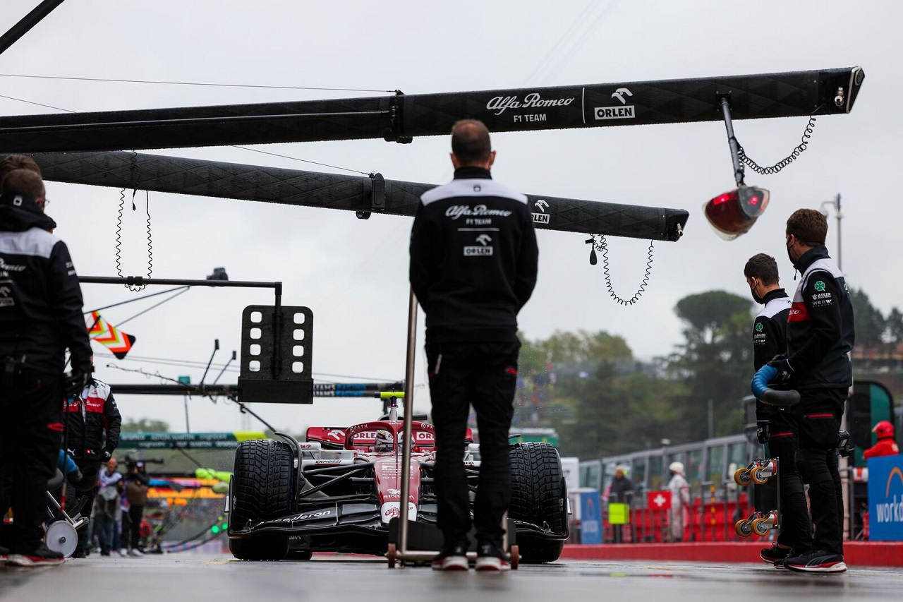 Alfa Romeo definirá su continuidad en F1 durante julio