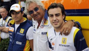 Nelson Piquet Jr., Flavio Briatore y Fernando Alonso.