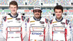 Lando Norris junto a Fernando Alonso y Phil Hanson, 24 Horas de Daytona 2018.