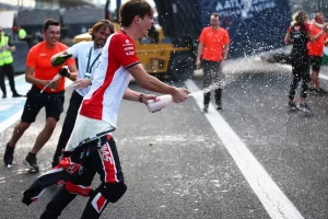 Oliver Bearman celebrando su cuarto puesto en el Gran Premio de México.