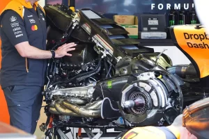 Unidad de potencia Mercedes en el McLaren MCL39.