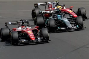 Charles Leclerc, George Russell y Lewis Hamilton, Gran Premio de Australia 2026.