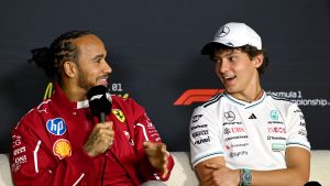 Lewis Hamiton (Ferrari) y Andrea Kimi Antonelli (Mercedes), Gran Premio de Australia 2025.