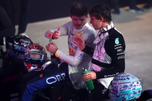 Andrea Kimi Antonelli junto a Max Verstappen, Gran Premio de Singapur 2026.